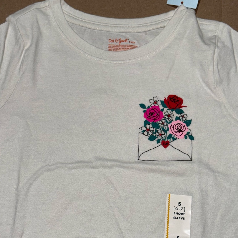 Girls Cat And Jack Small 6/7 Cream Flower Graphic Top T Shirt NEW - Picture 2 of 3